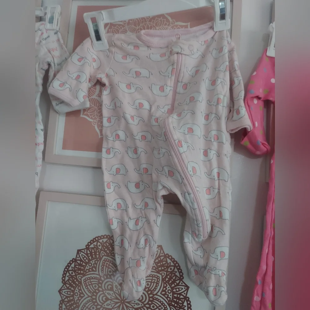 🎁 10/$25- Set of 4 sleep outfits, 0-3 months, baby girl,  pink